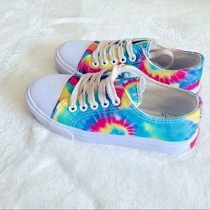 Kids size 13 rainbow/tie-dye Tommy Bahama shoes